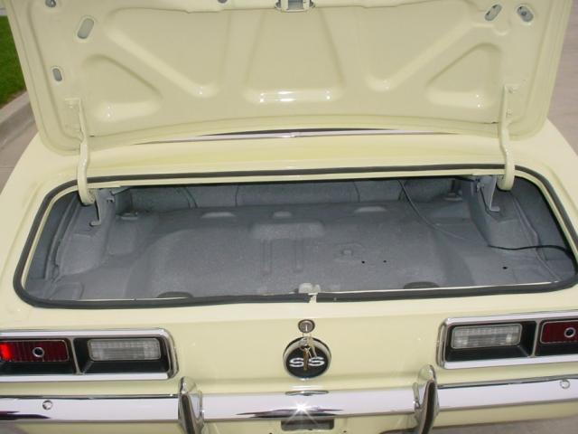 1968 chevrolet camaro ss 350 trunk