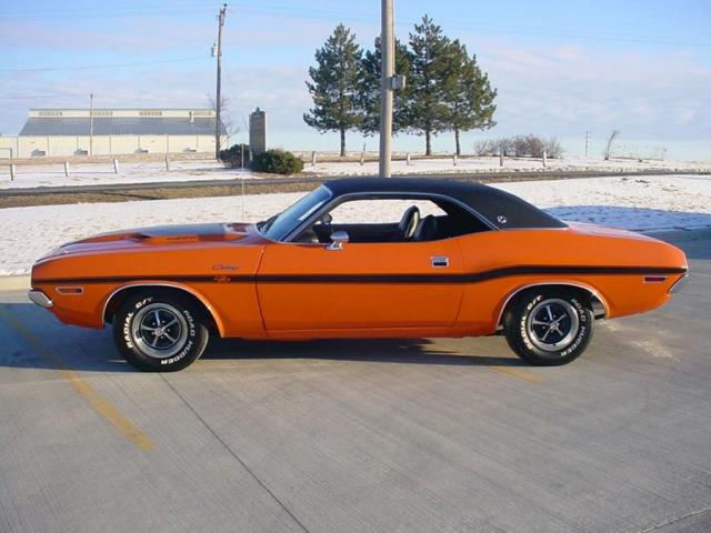 1970 dodge challenger rt 440 side