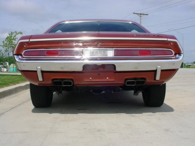 1970 dodge challenger 440 back