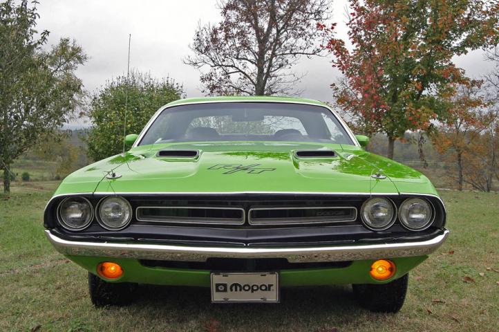 1971 dodge challenger rt 440 front