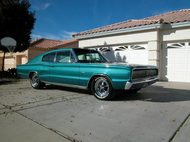 1967 dodge charger 426 side