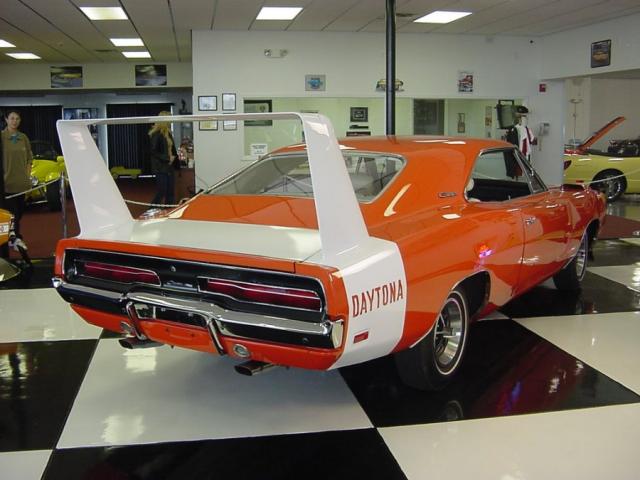 1969 dodge charger daytona 440 side back