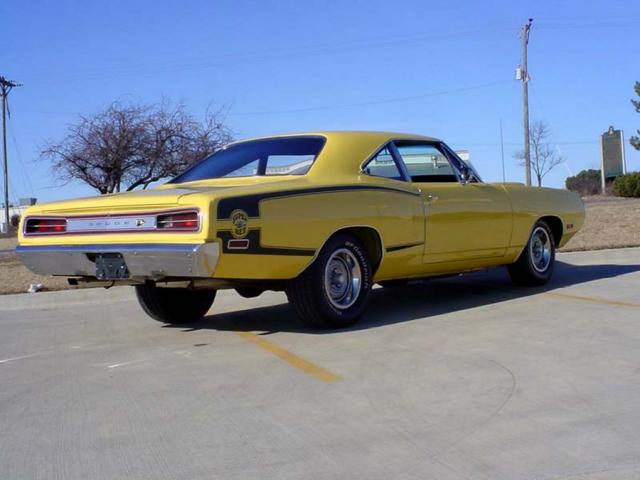 1970 dodge superbee 440 side back